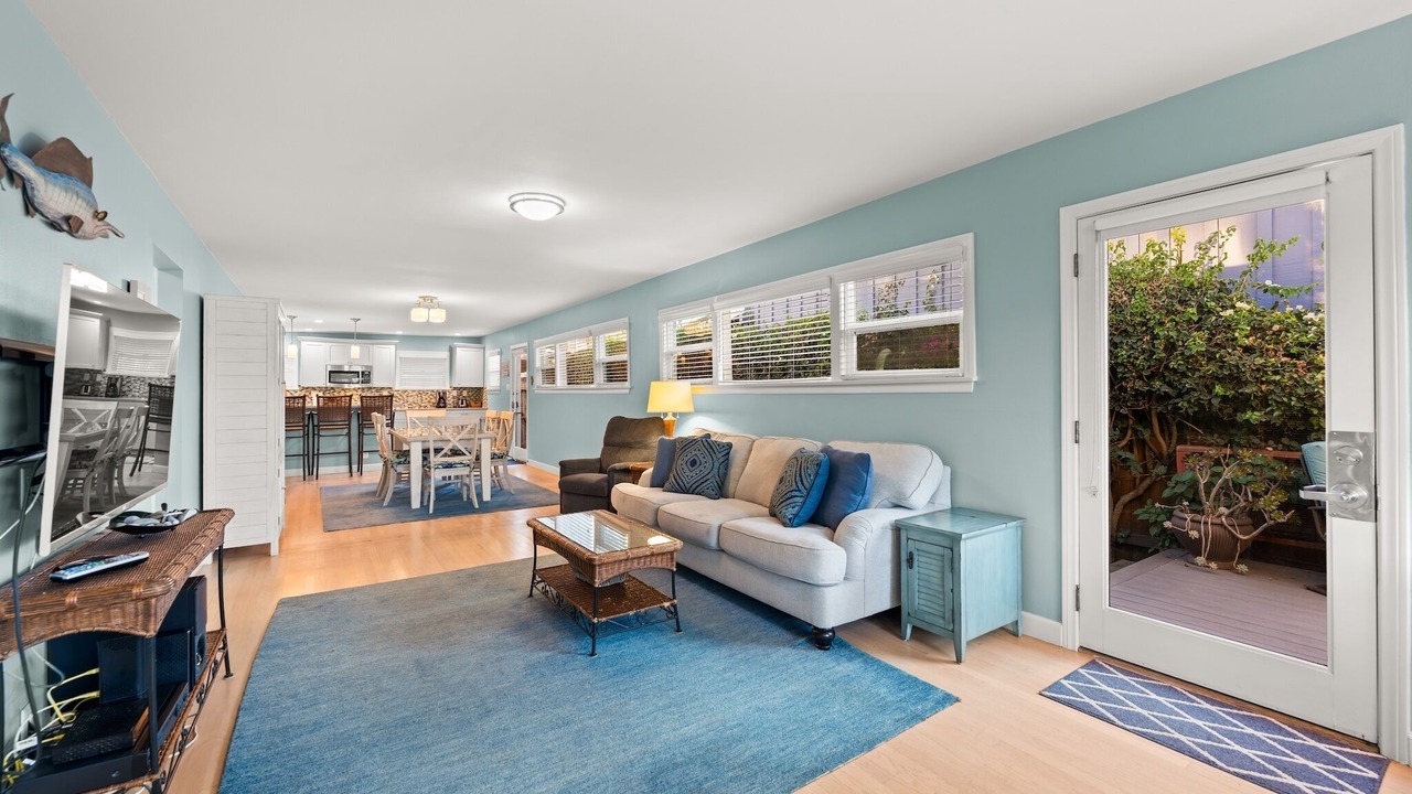 Photo of Livingroom in Pierpont Bay