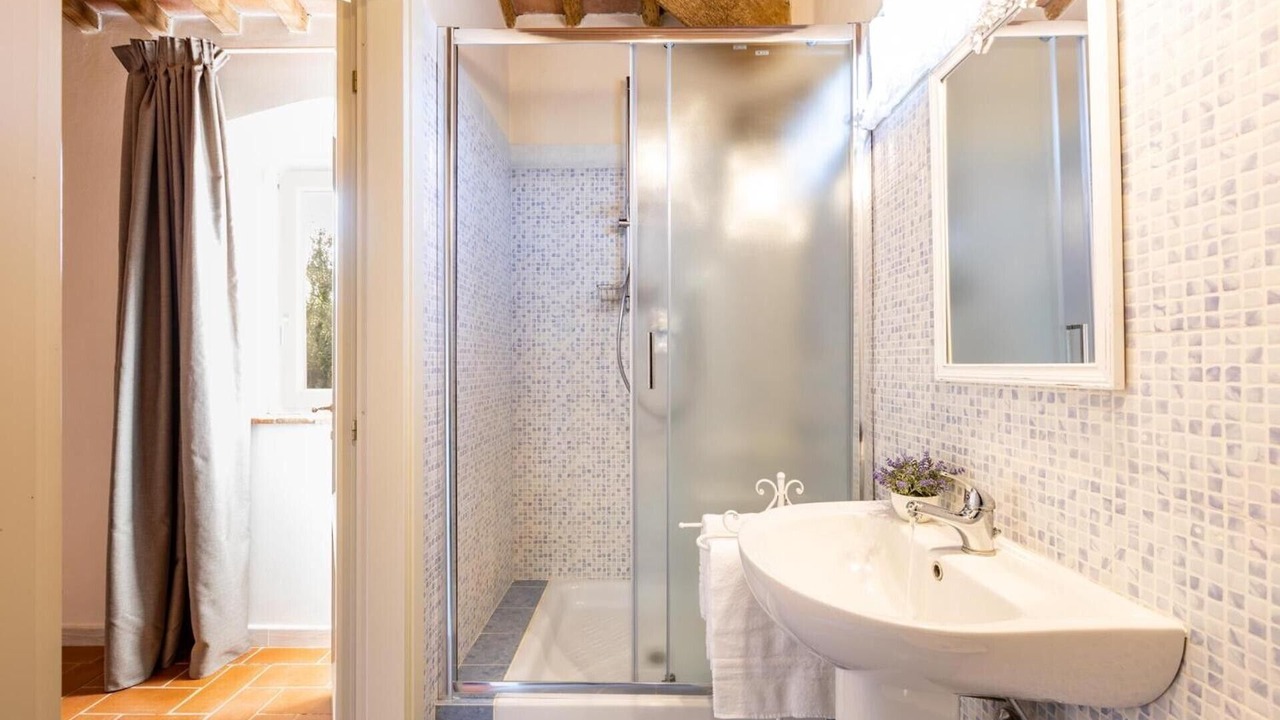 Photo of Bathroom in Legoli