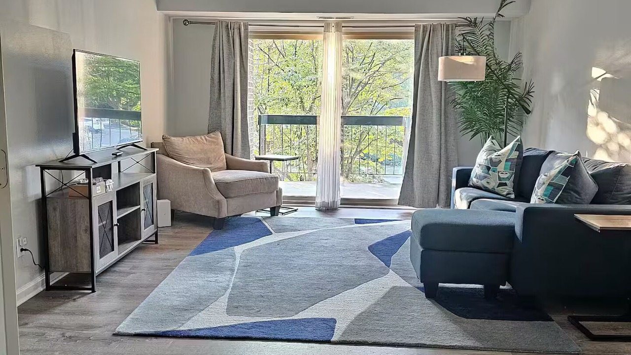 Photo of Livingroom in Gaithersburg