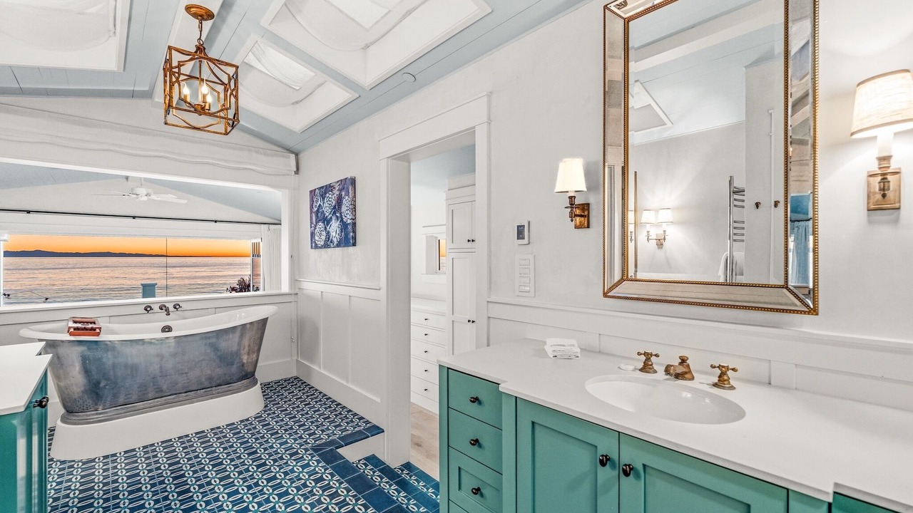 Photo of Bathroom in Ventura