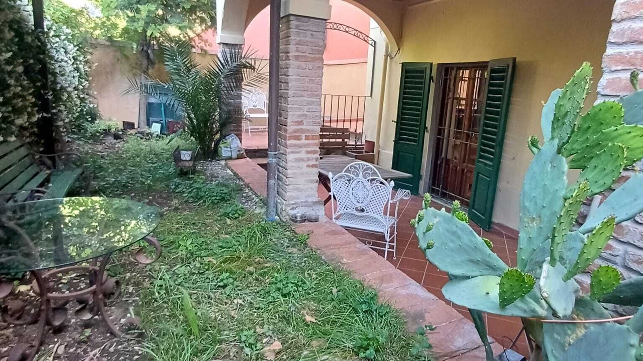 Photo of Patio Balcony in Le Cure