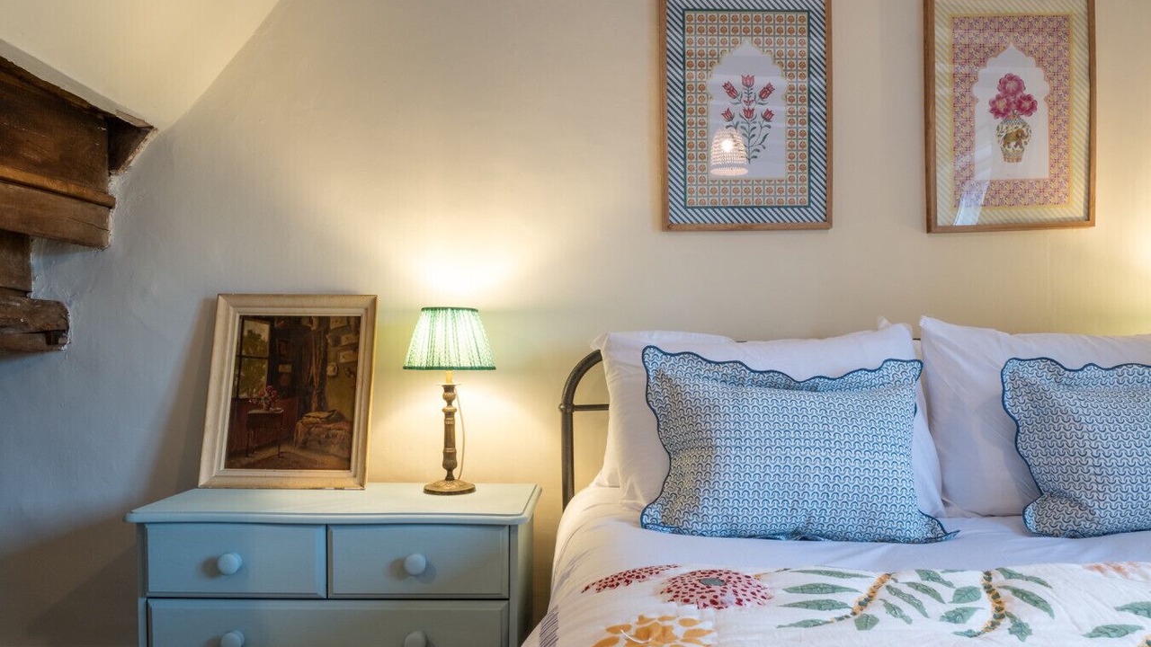 Photo of Bedroom in Bourton-on-the-Hill