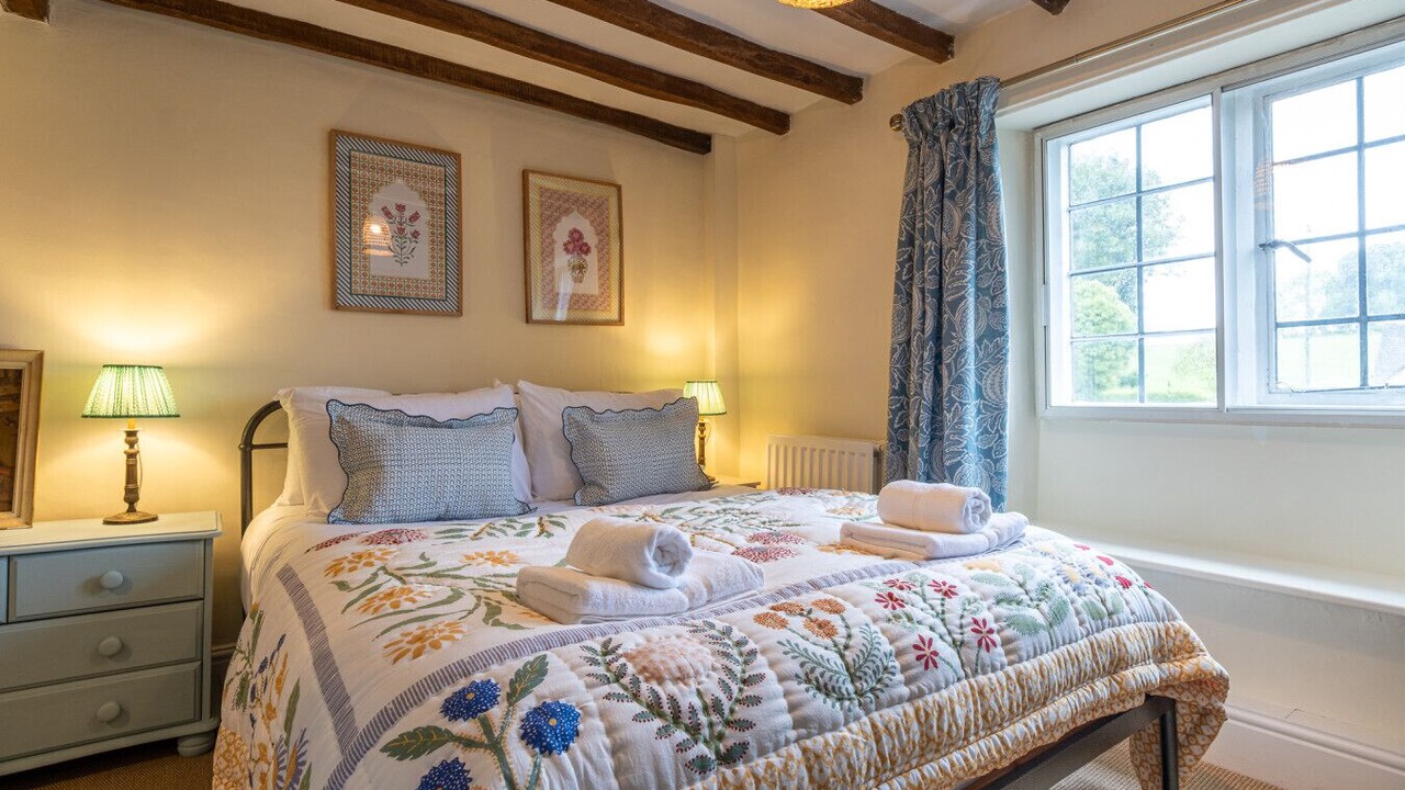 Photo of Bedroom in Bourton-on-the-Hill