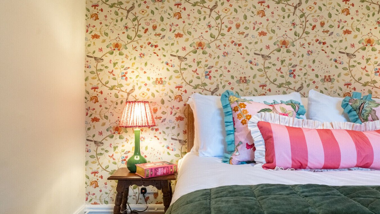Photo of Bedroom in Bourton-on-the-Hill