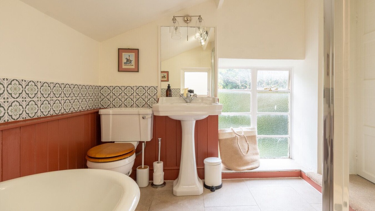 Photo of Bathroom in Bourton-on-the-Hill