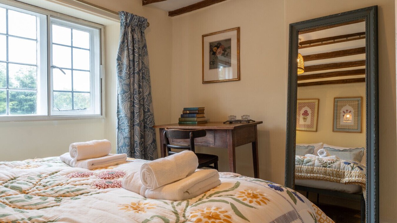 Photo of Bedroom in Bourton-on-the-Hill
