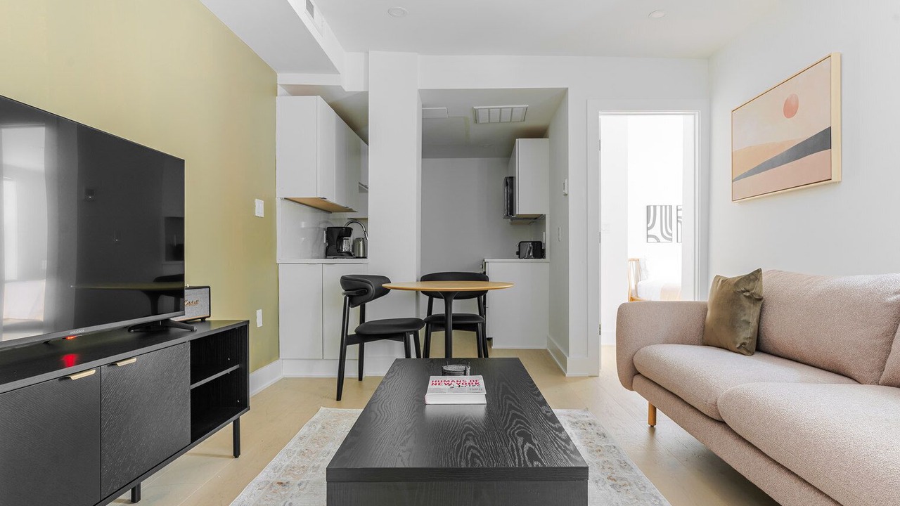 Photo of Livingroom in Kalorama Heights