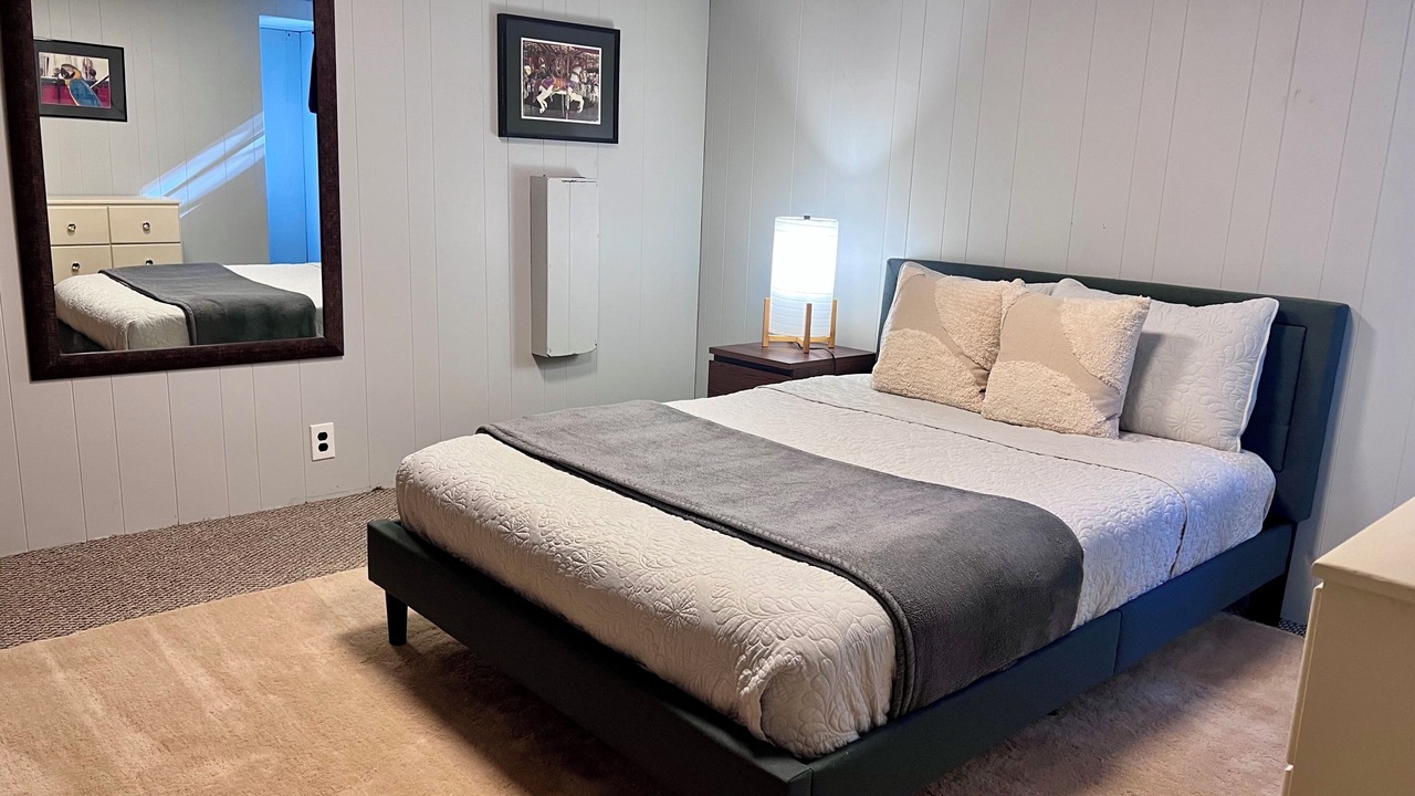 Photo of Bedroom in Licton Springs