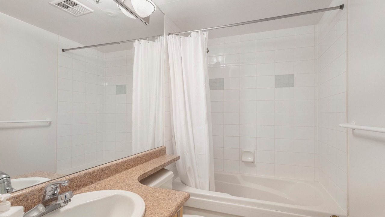 Photo of Bathroom in Coal Harbour