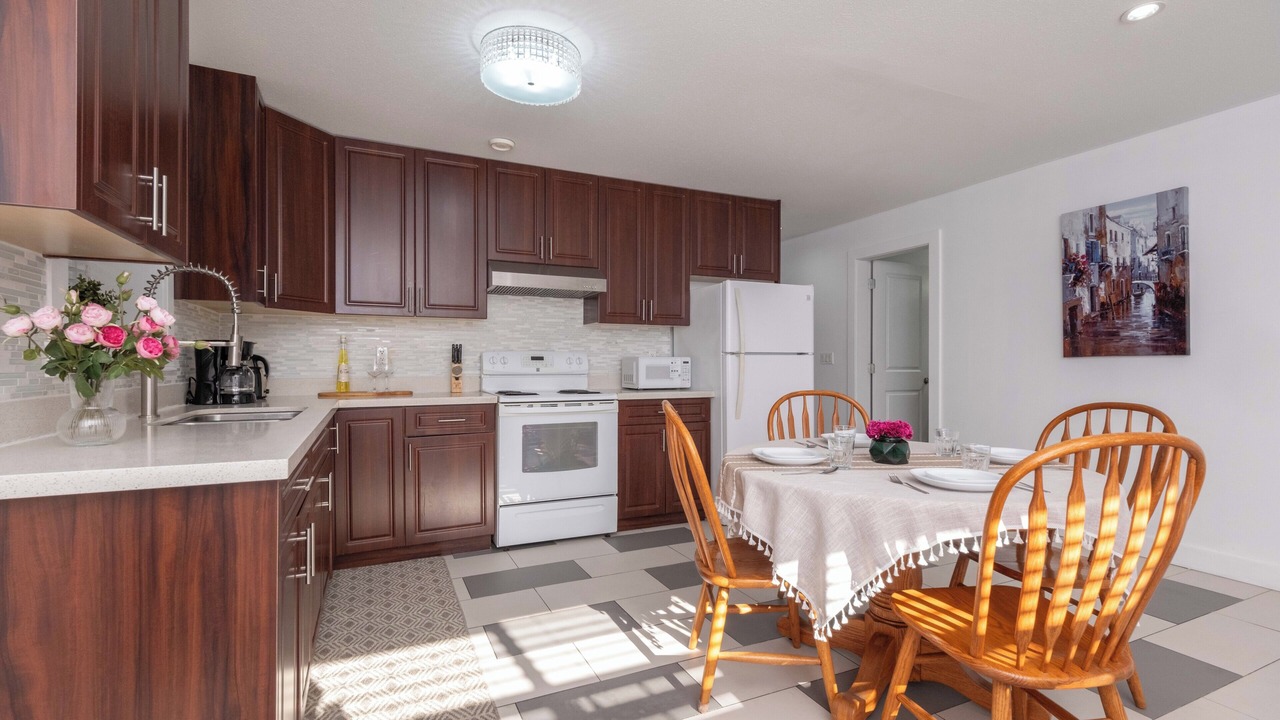 Photo of Kitchen in Central Lonsdale
