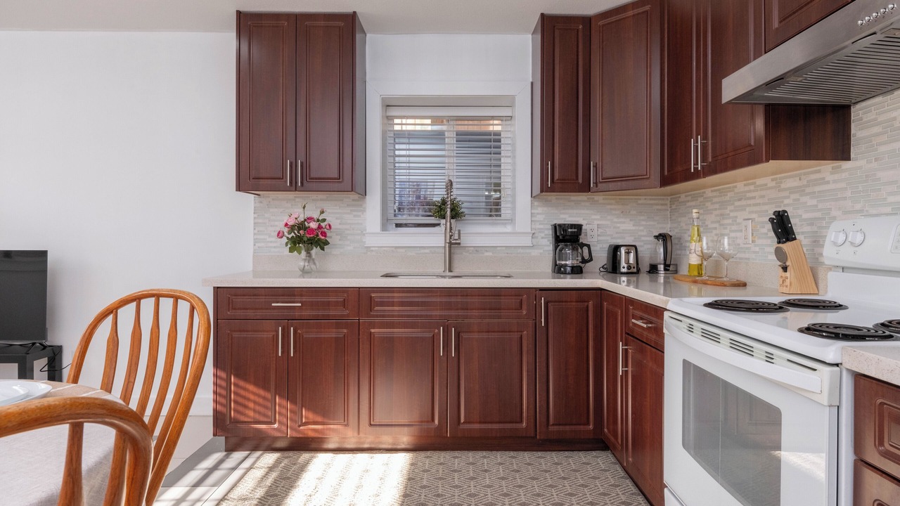 Photo of Kitchen in Central Lonsdale