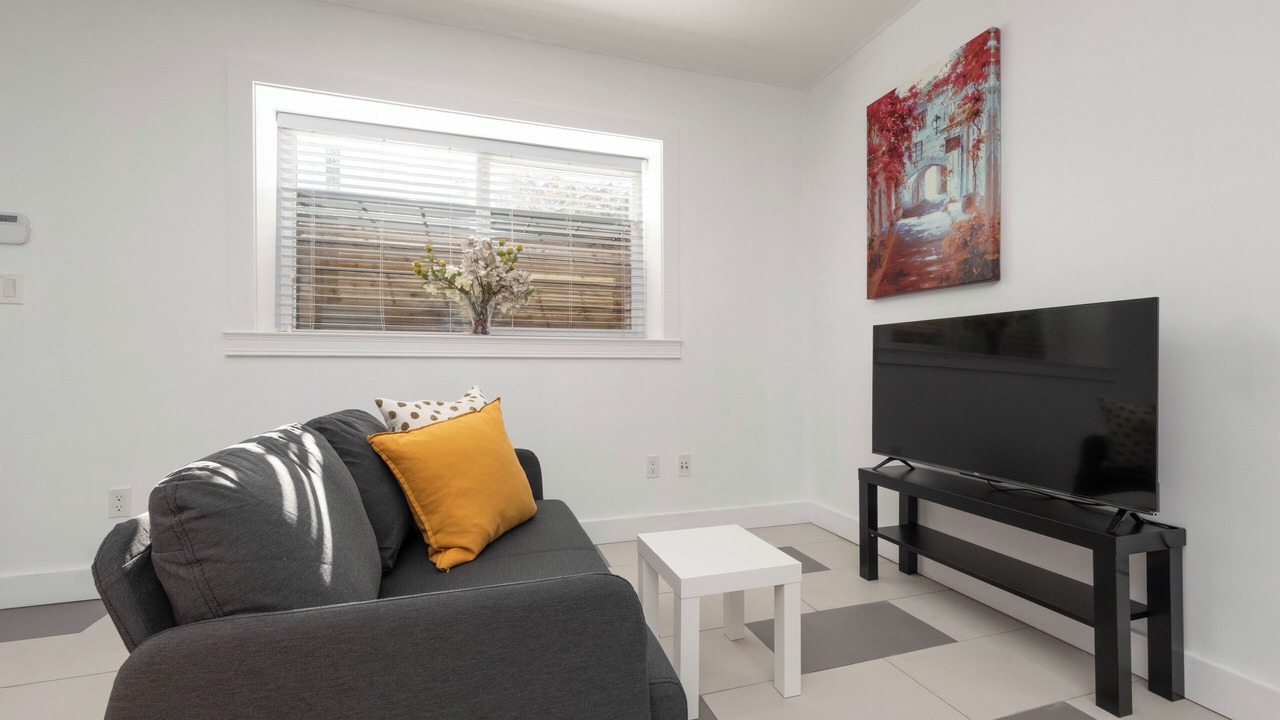 Photo of Livingroom in Central Lonsdale