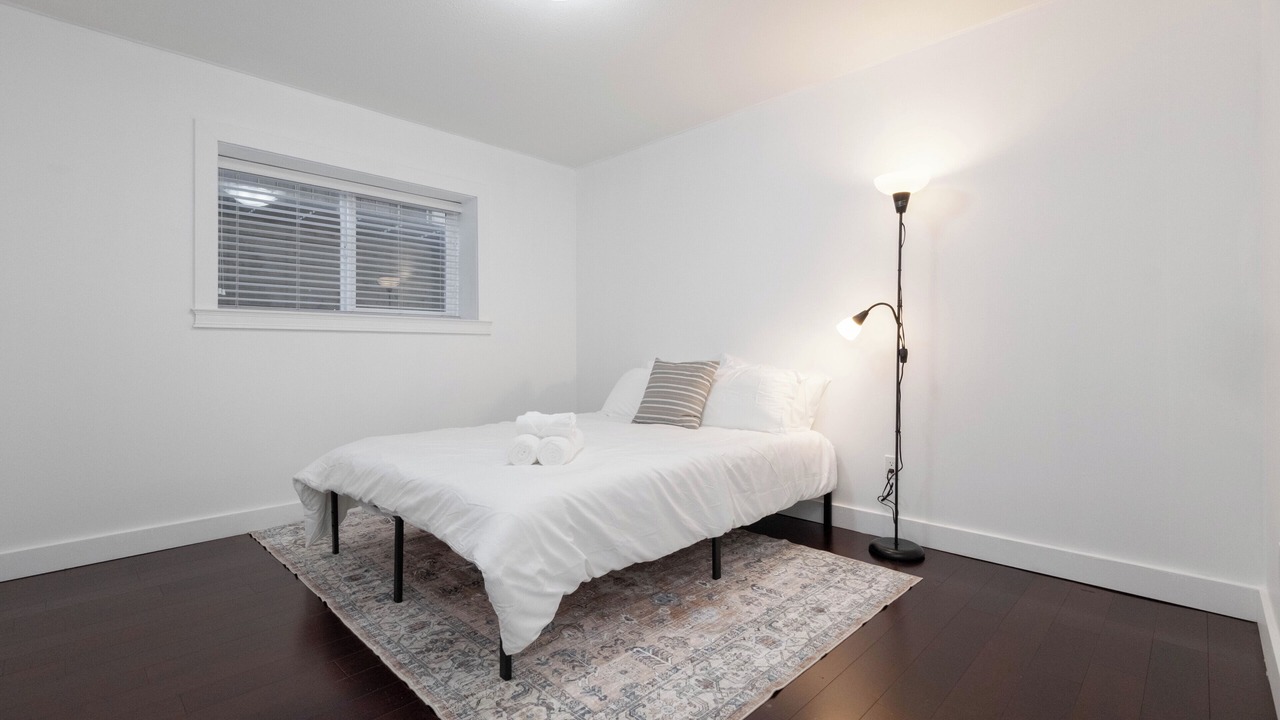 Photo of Bedroom in Central Lonsdale