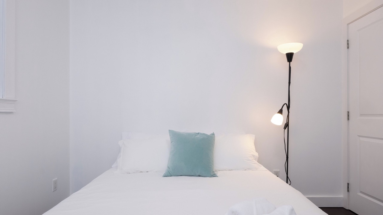 Photo of Bedroom in Central Lonsdale