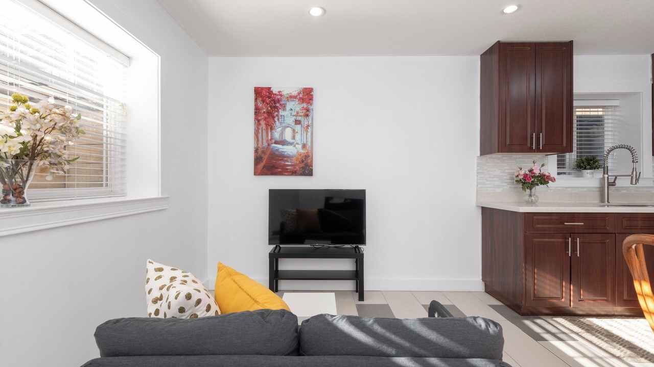 Photo of Livingroom in Central Lonsdale