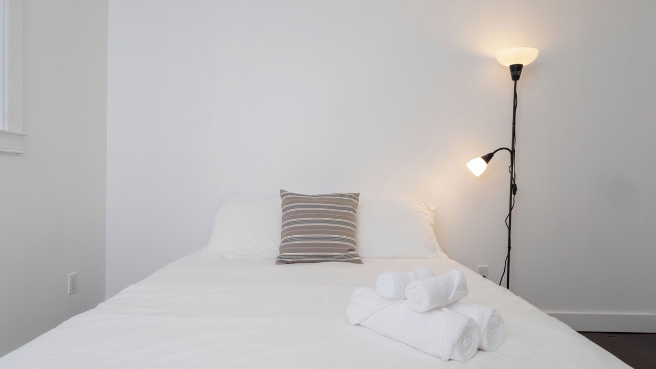 Photo of Bedroom in Central Lonsdale