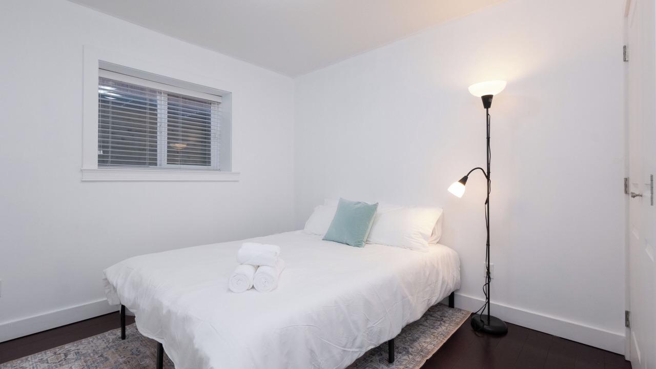 Photo of Bedroom in Central Lonsdale