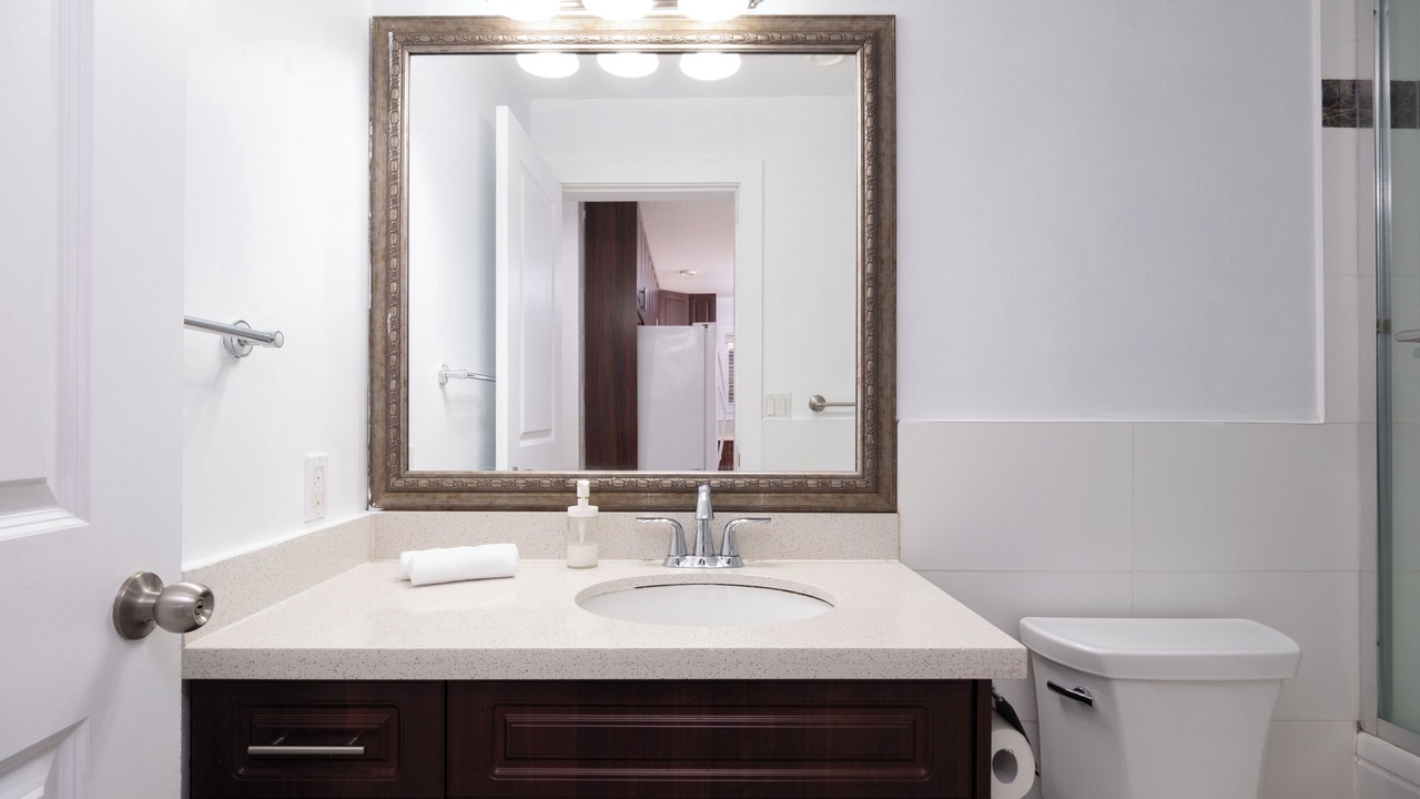 Photo of Bathroom in Central Lonsdale