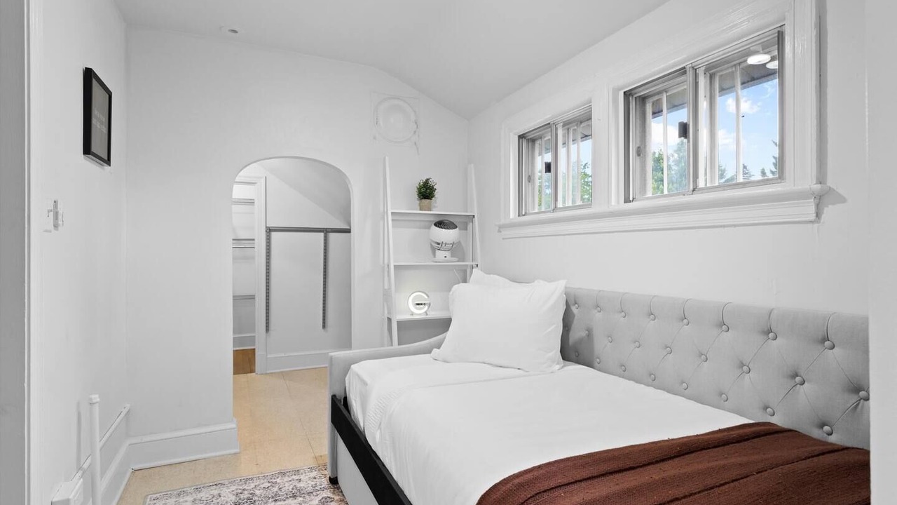 Photo of Bedroom in Northwest