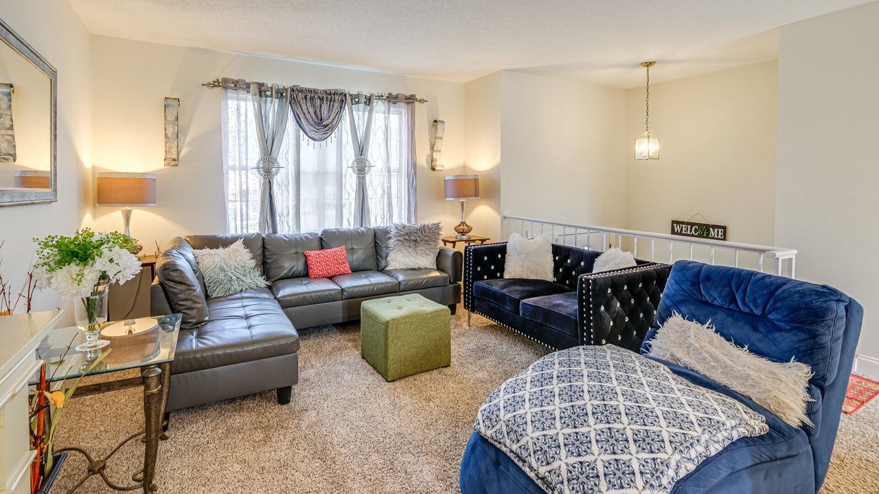 Photo of Livingroom in Oxon Hill-Glassmanor