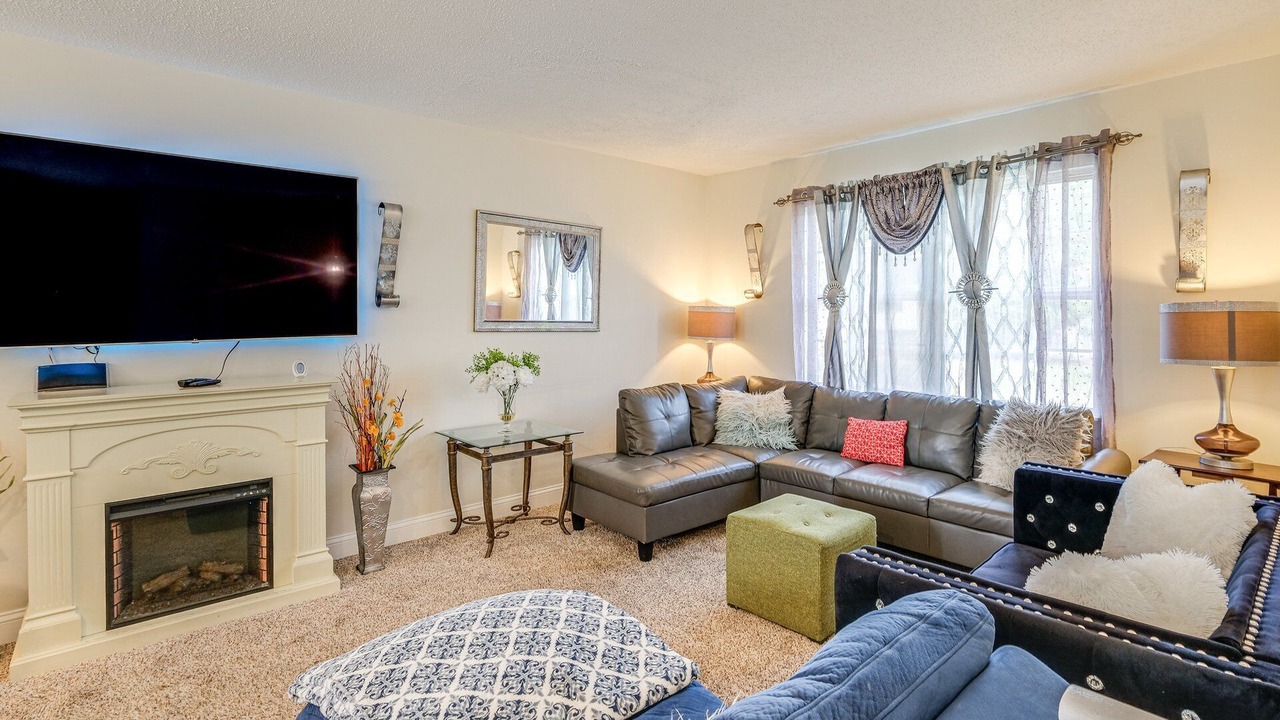 Photo of Livingroom in Oxon Hill-Glassmanor