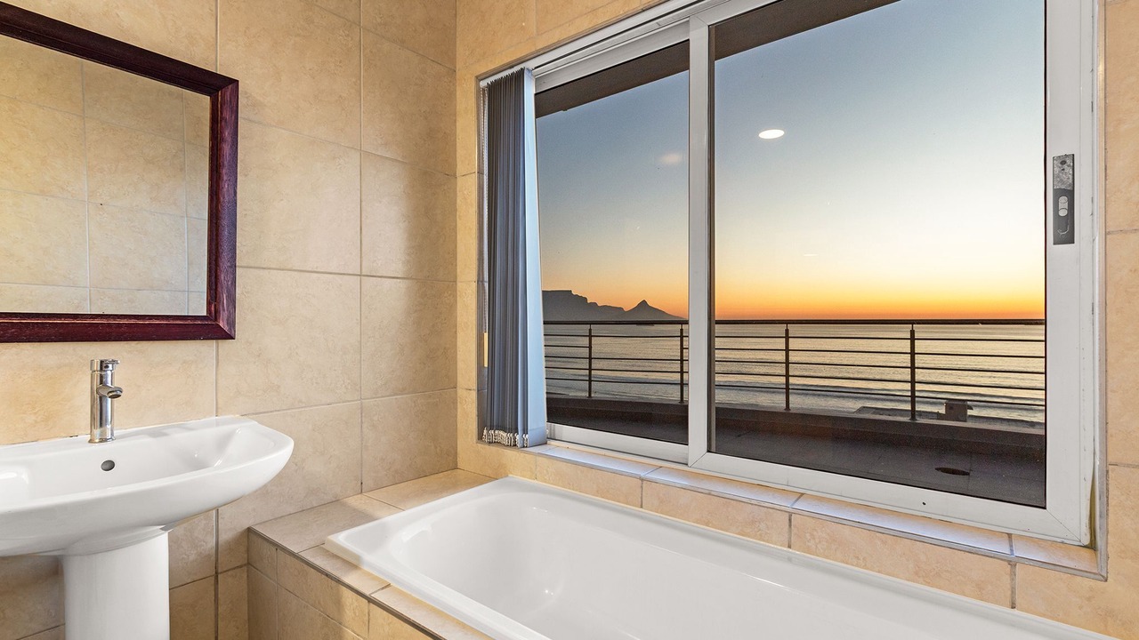 Photo of Bathroom in Bloubergstrand