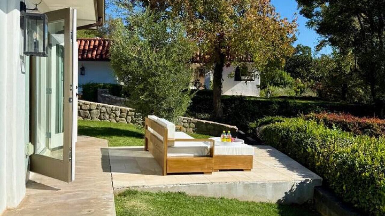 Photo of Patio Balcony in Meiners Oaks