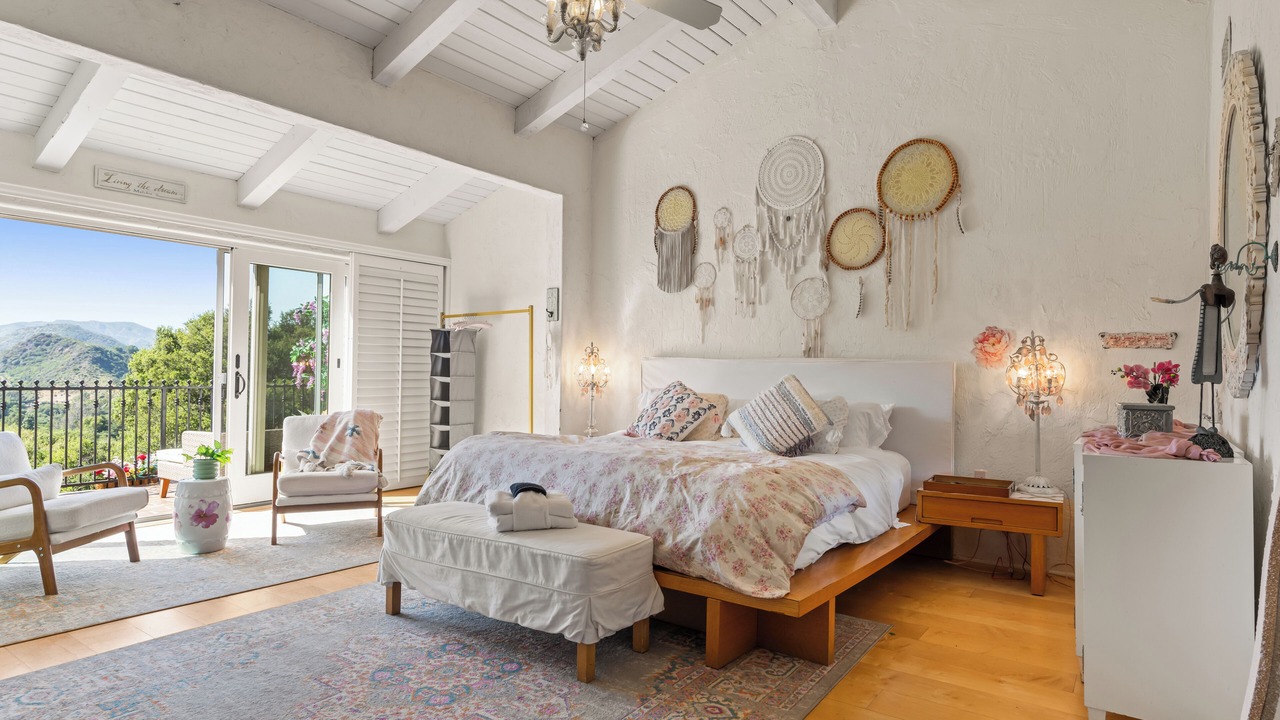 Photo of Patio Balcony in Calabasas