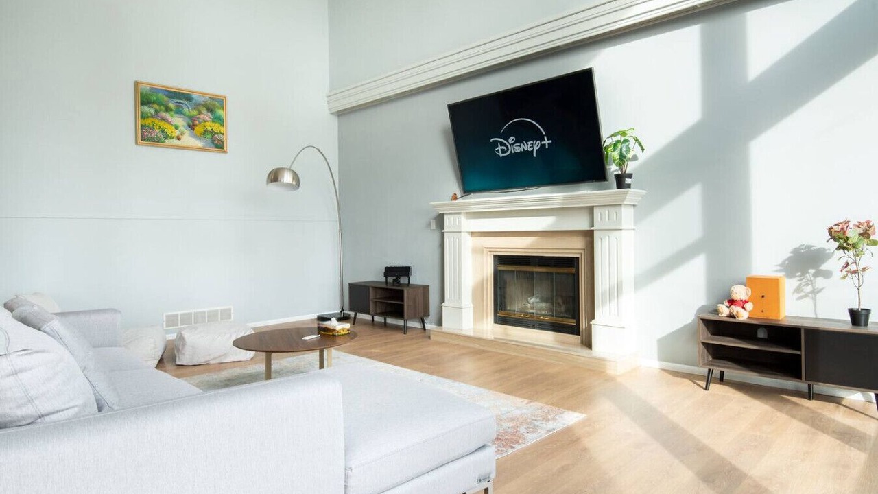 Photo of Livingroom in Caulfeild