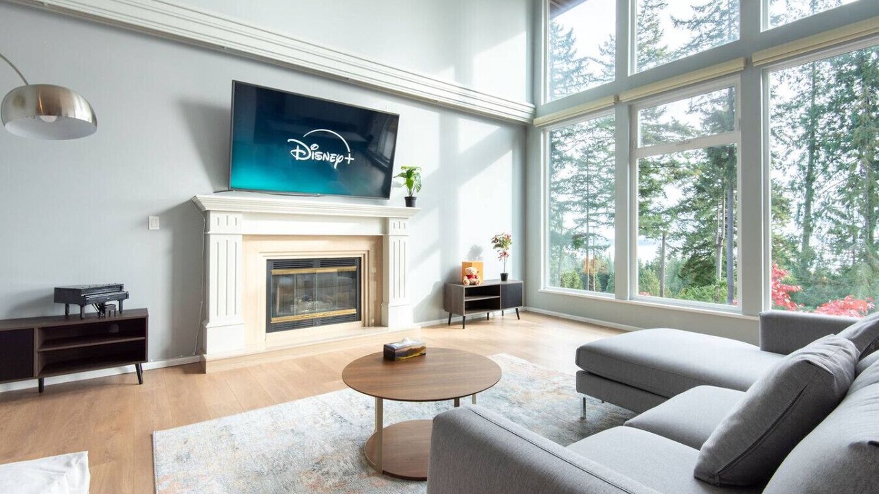 Photo of Livingroom in Caulfeild