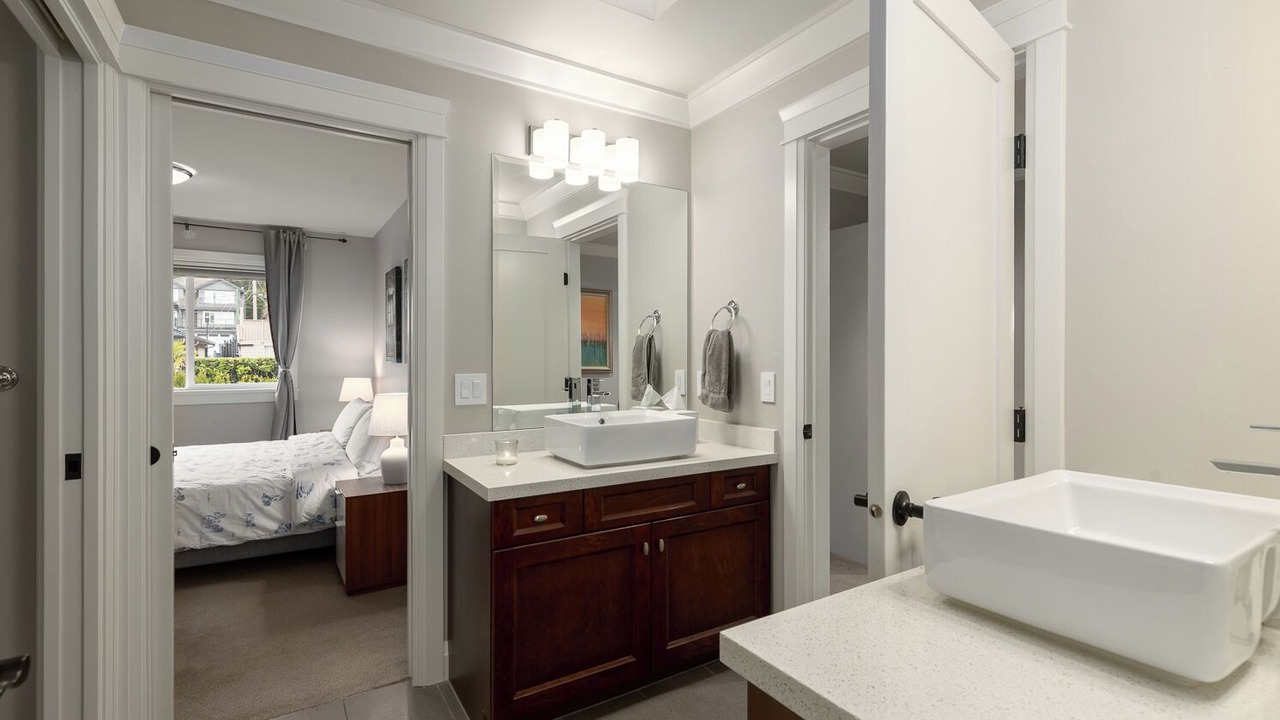 Photo of Bathroom in Upper Lonsdale