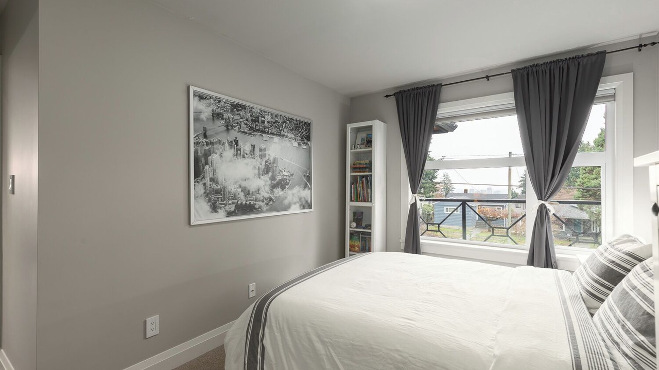 Photo of Bedroom in Upper Lonsdale