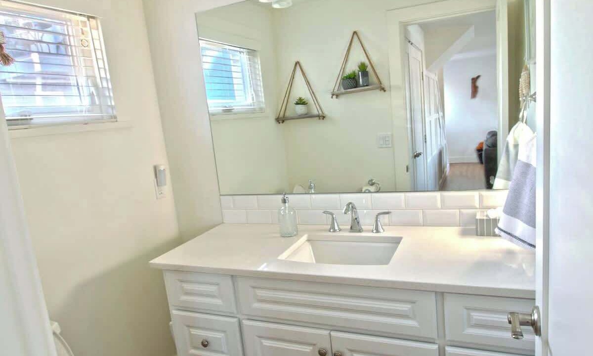 Photo of Bathroom in Lower Lonsdale