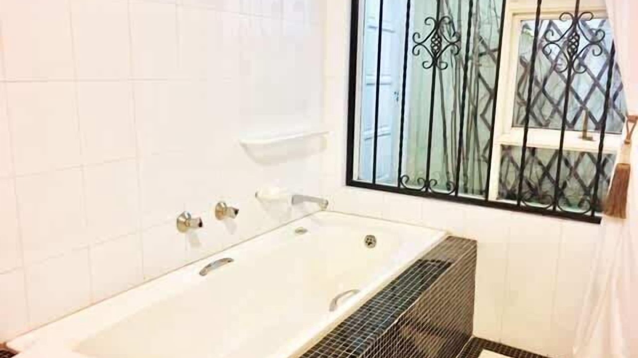 Photo of Bathroom in Greater Johannesburg Metropolitan Area