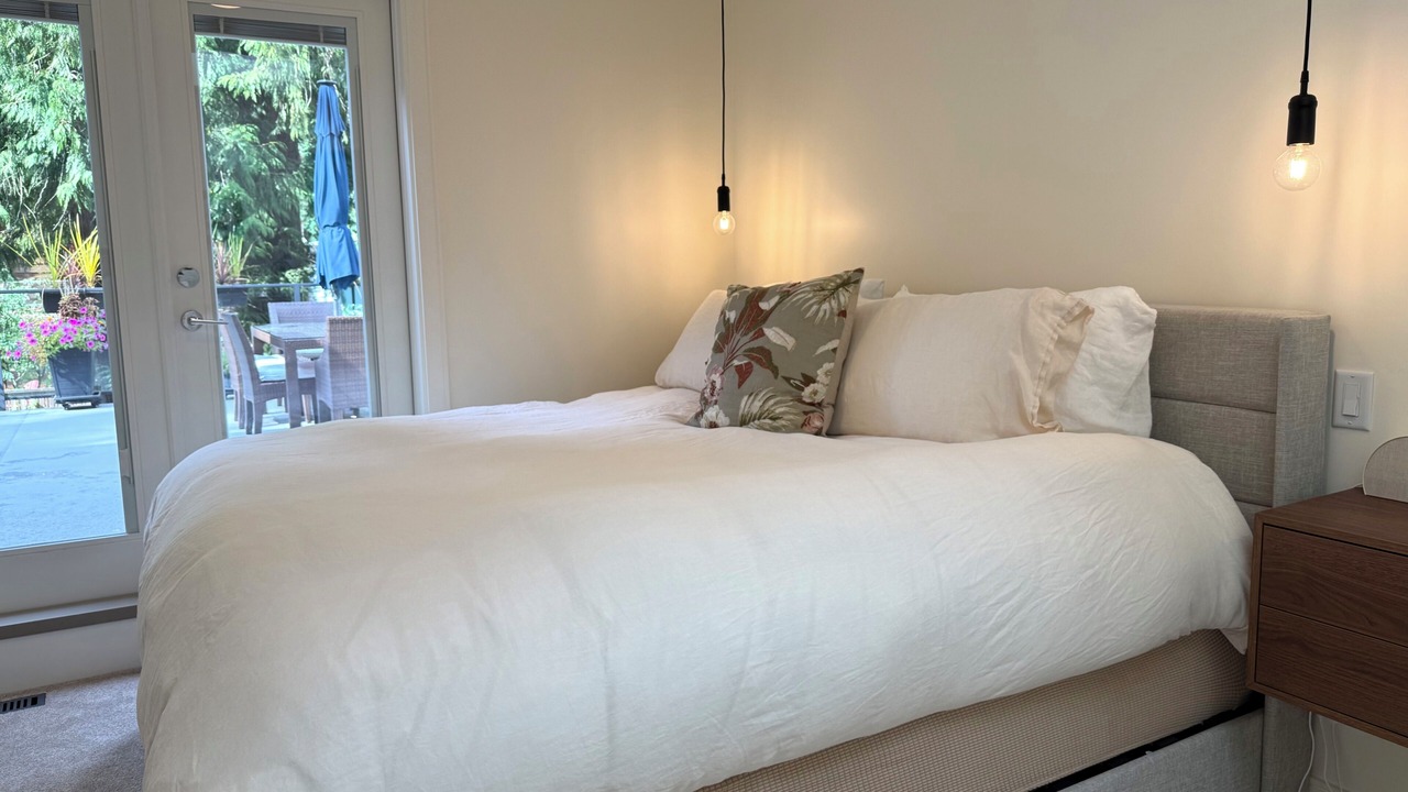Photo of Bedroom in Deep Cove