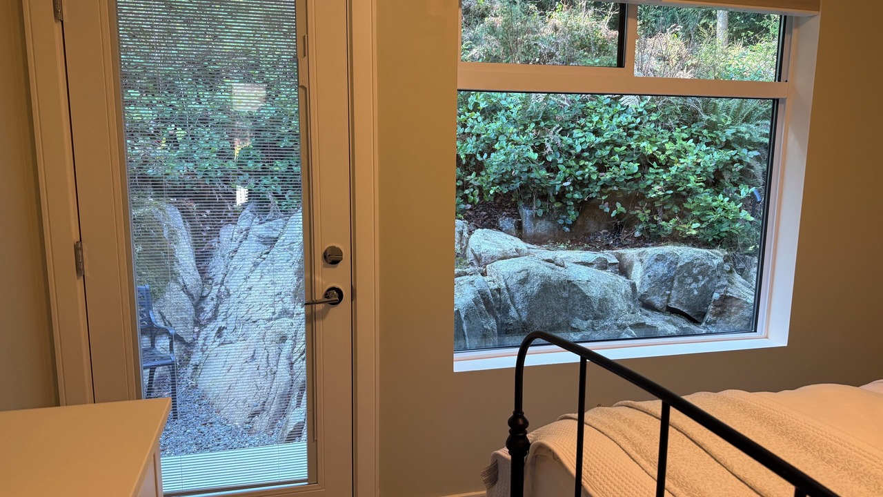 Photo of Bedroom in Deep Cove