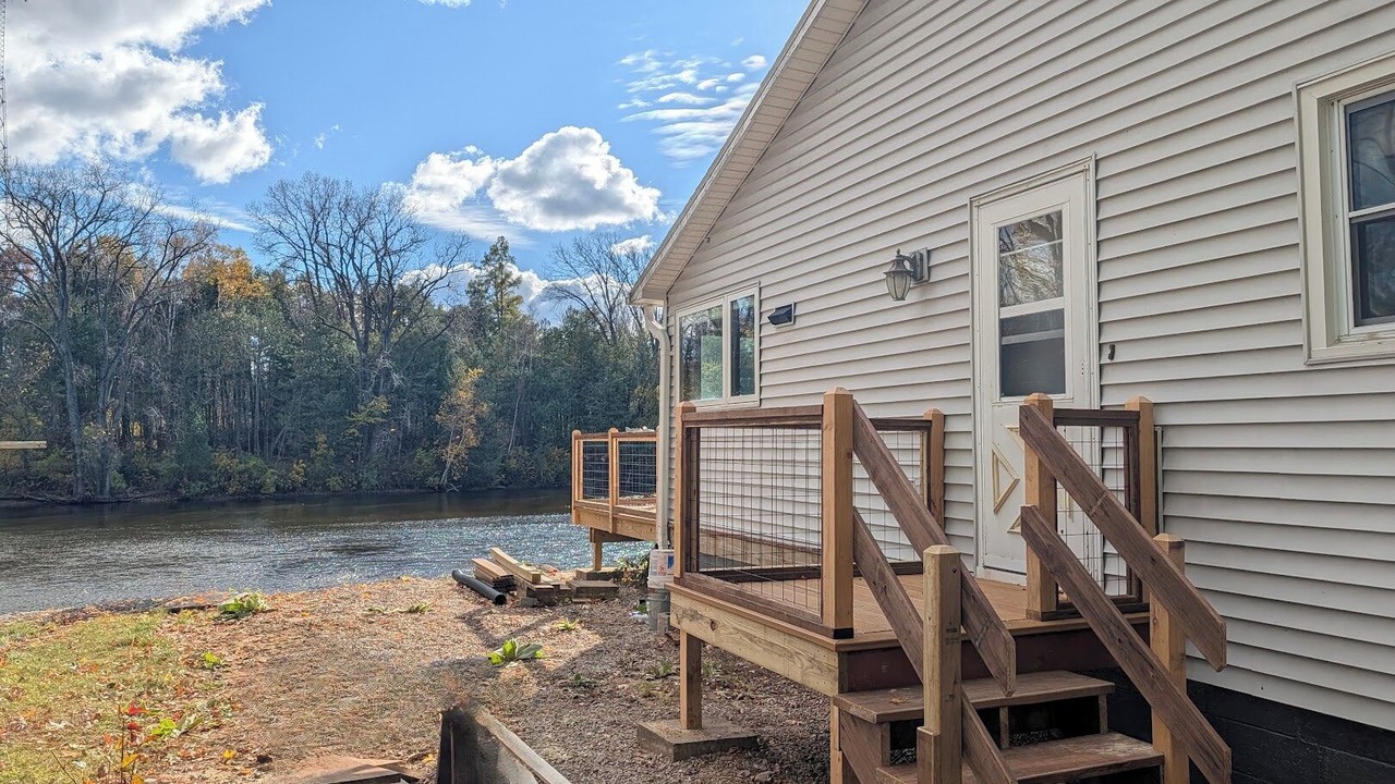 Photo of Outdoor in Abrams