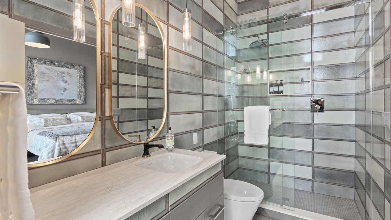 Photo of Bathroom in Cottage Lake