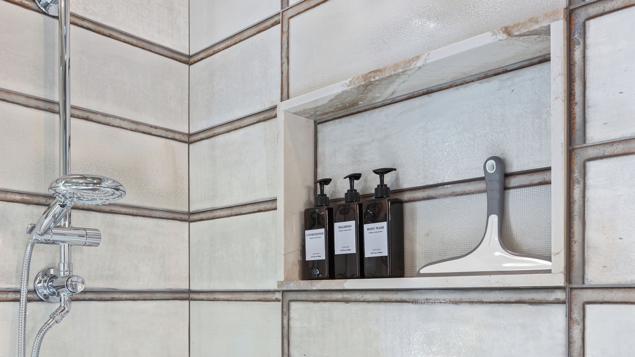 Photo of Bathroom in Cottage Lake