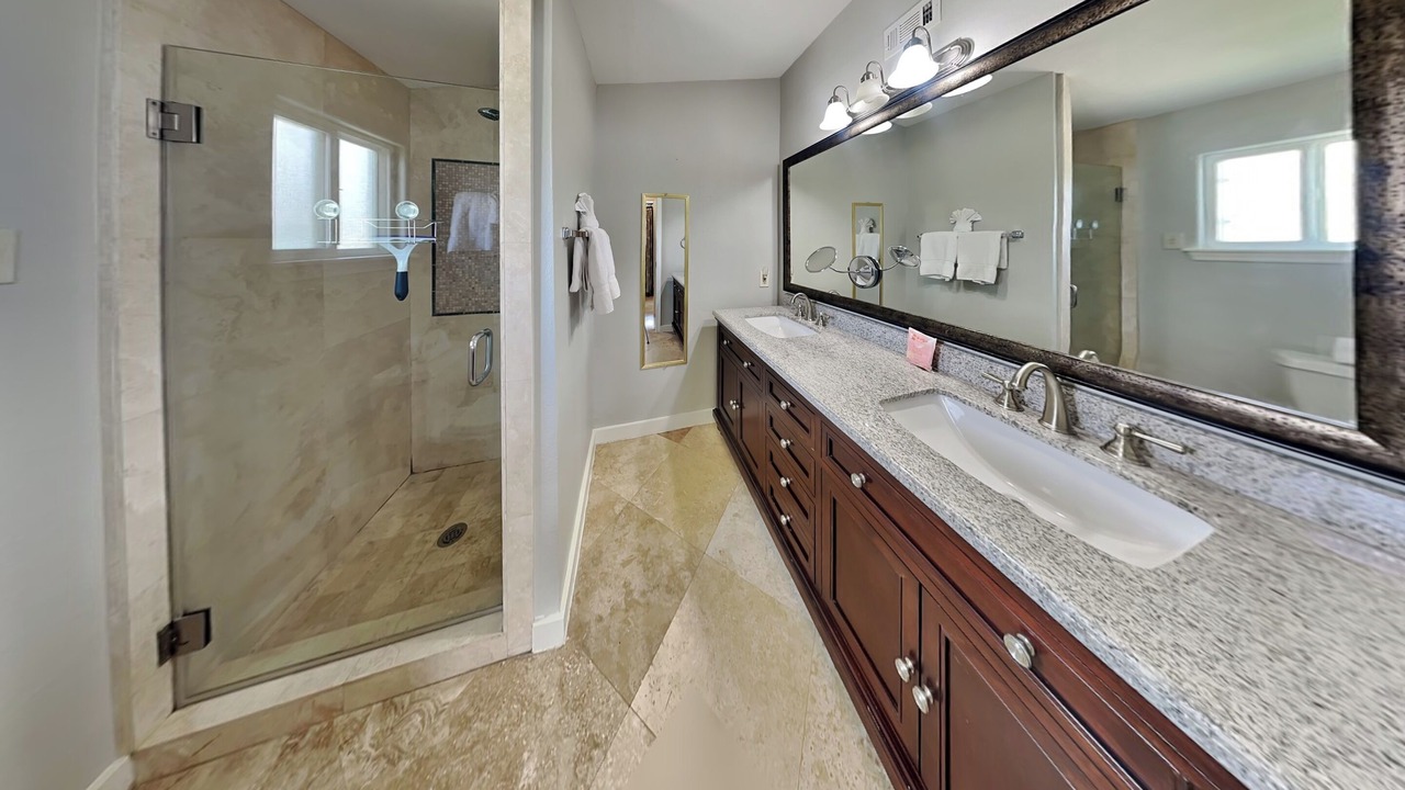 Photo of Bathroom in Pirates Beach