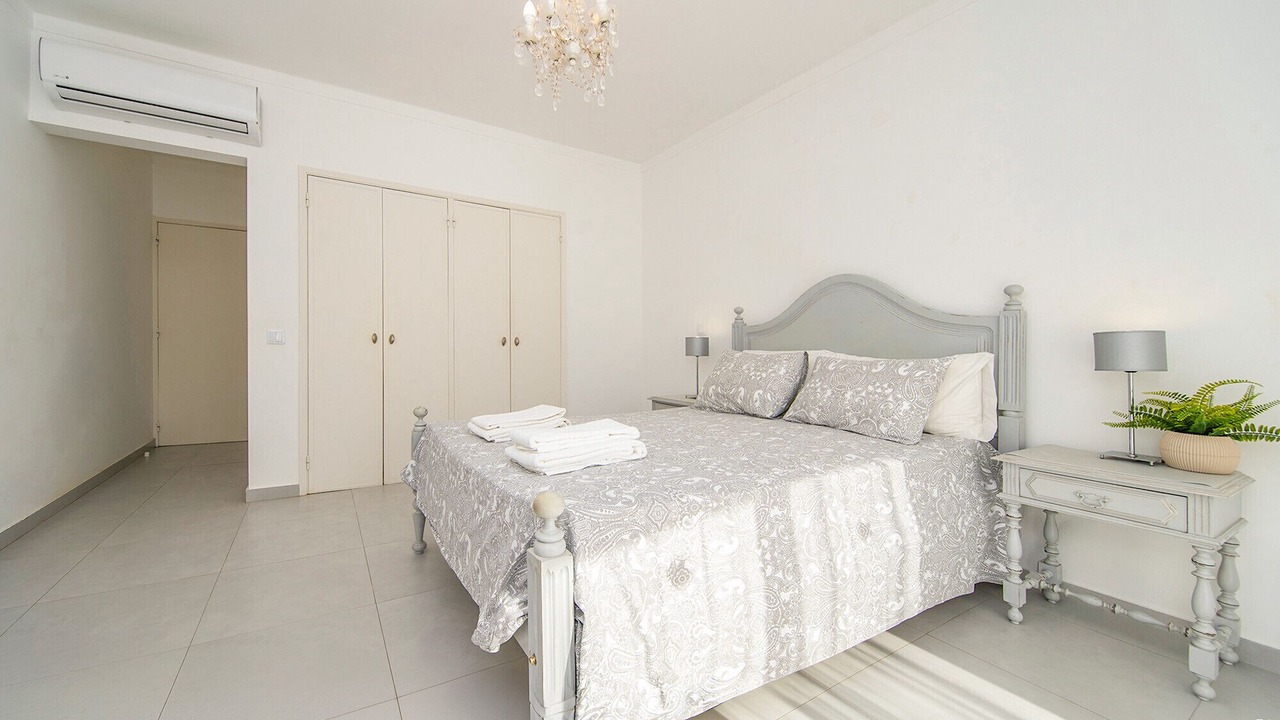 Photo of Bedroom in Vale de Centianes
