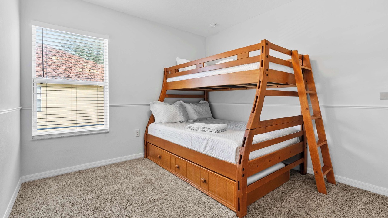 Photo of Bedroom in Crestwynd Bay