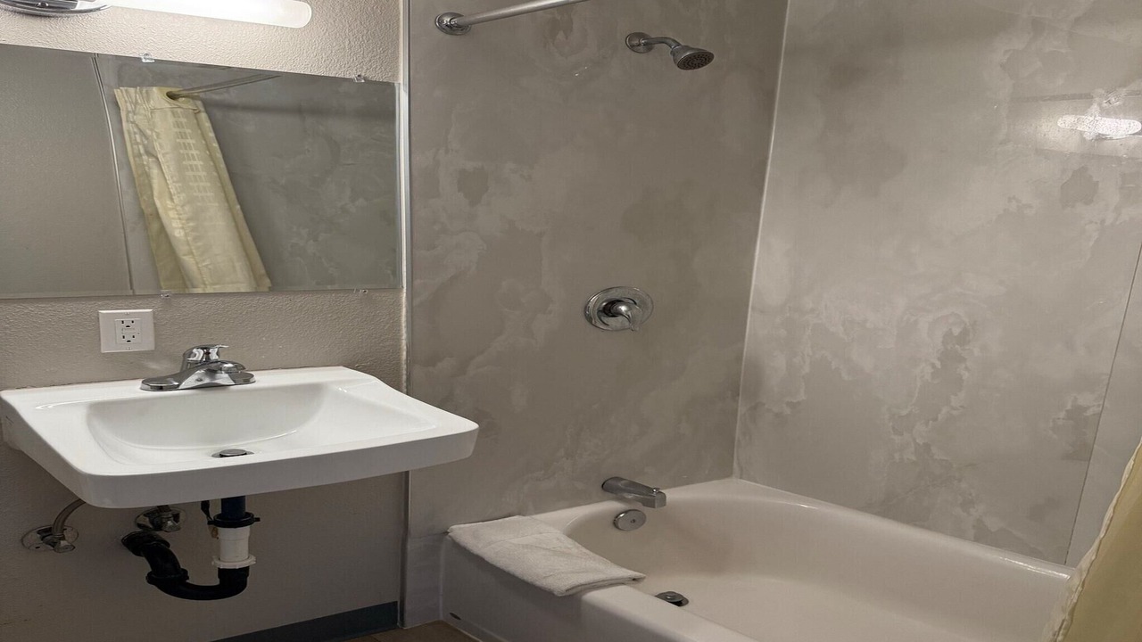 Photo of Bathroom in Lincoln Acres