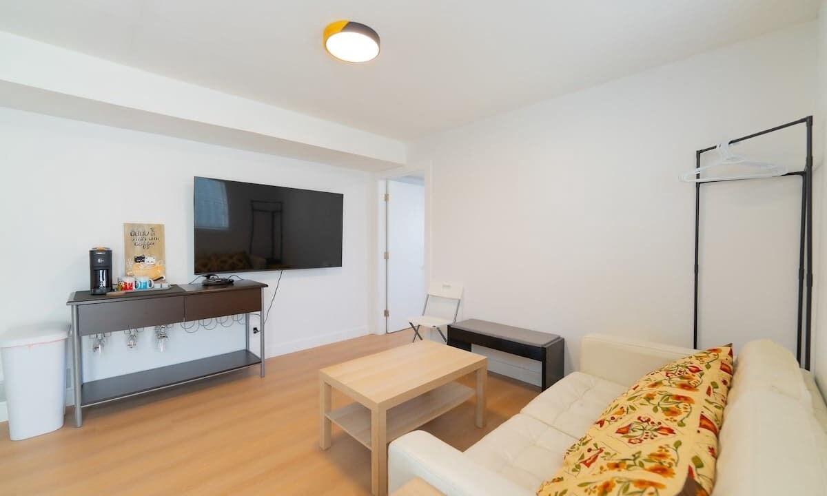 Photo of Livingroom in Fraserview