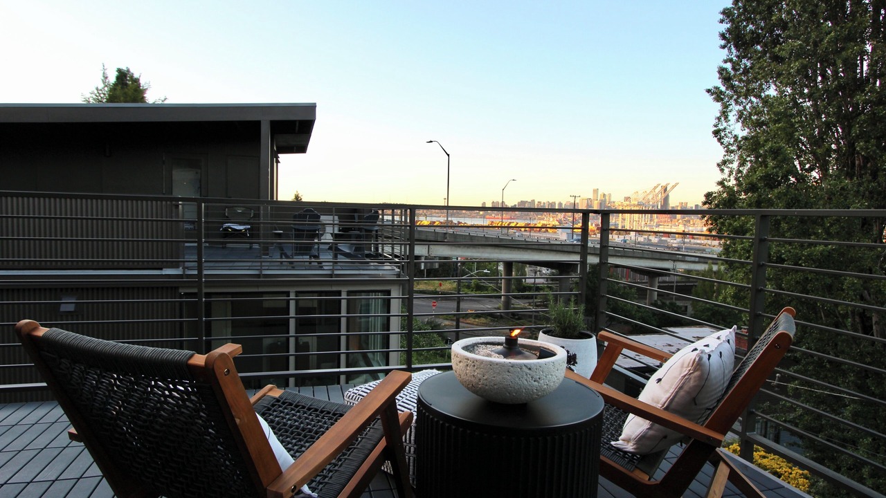Photo of Patio Balcony in North Admiral