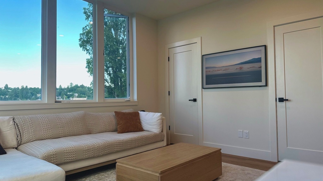 Photo of Livingroom in North Admiral