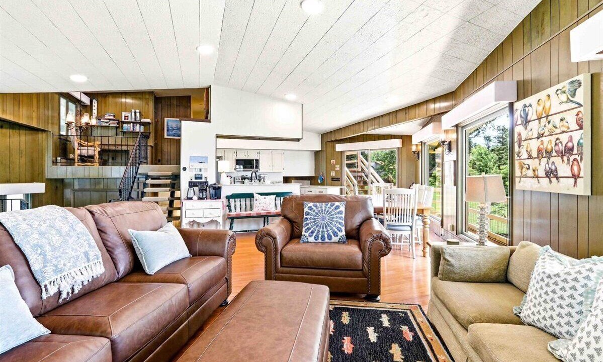 Photo of Livingroom in Nekoosa