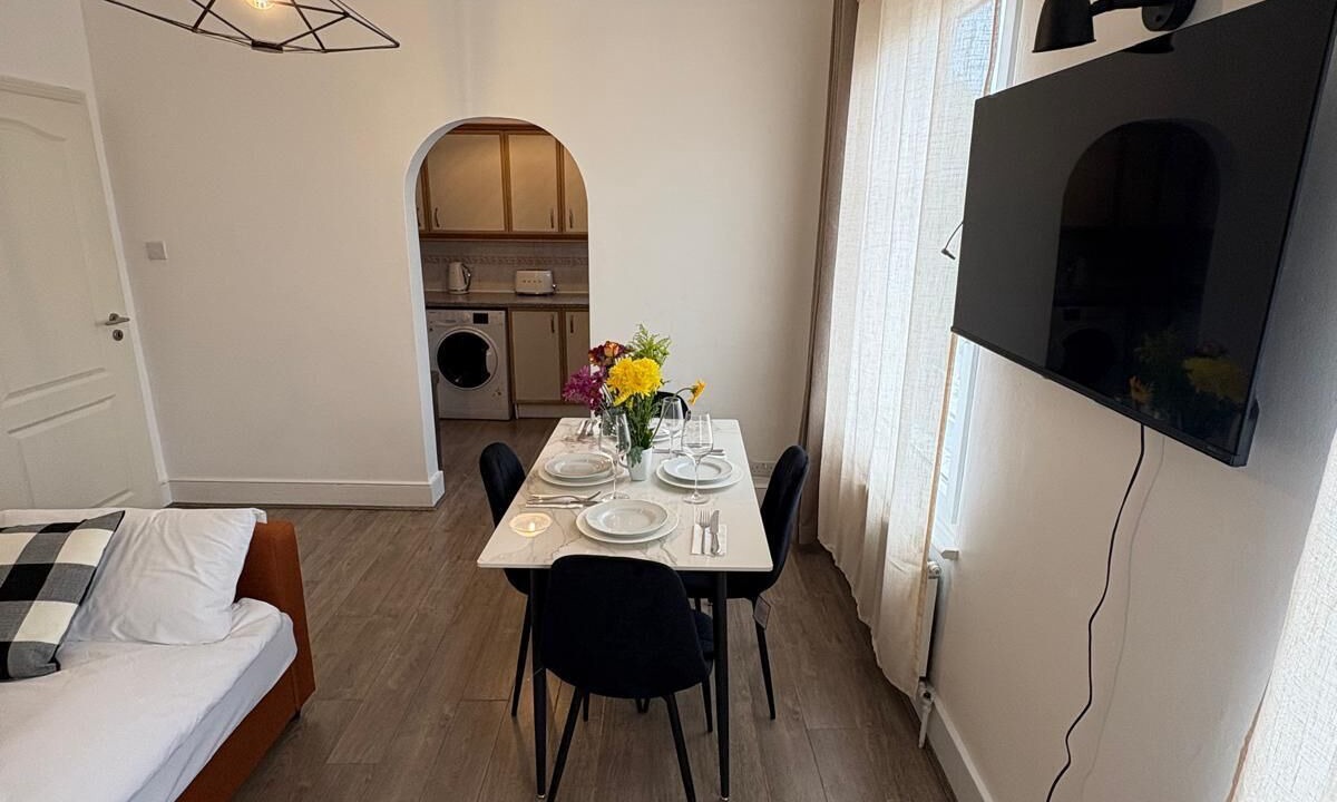 Photo of Bedroom in Highbury West