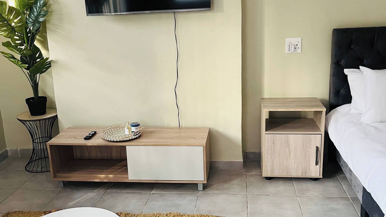 Photo of Bedroom in Constantia Kloof