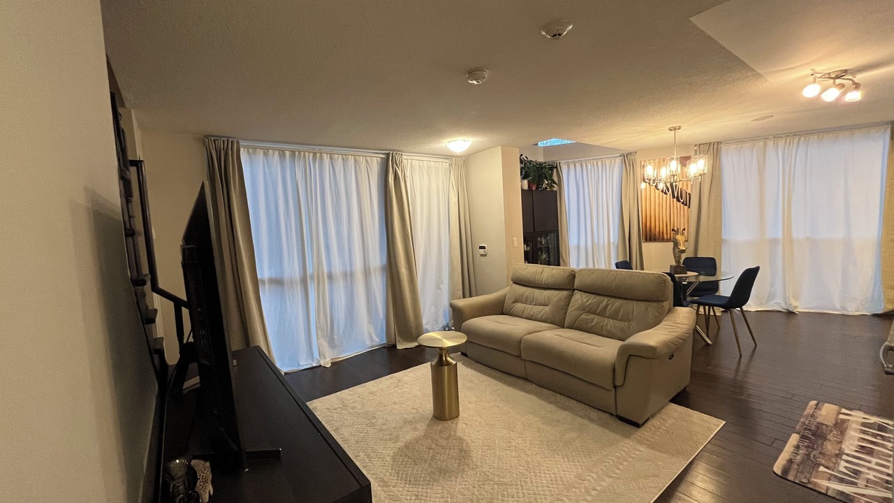 Photo of Livingroom in Toronto Entertainment District